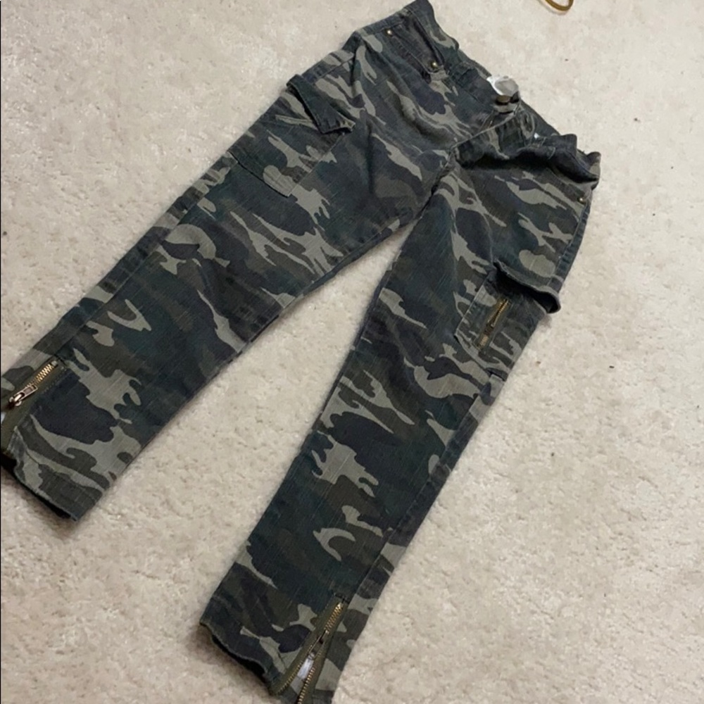 Camo Cargo Skinny Pants